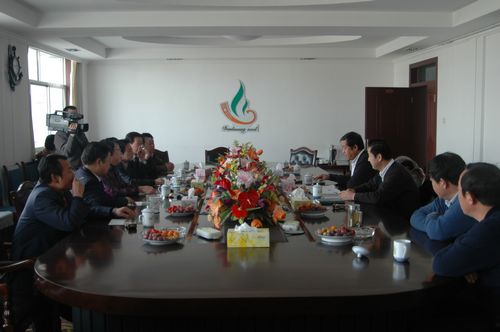 瓜州縣、金塔縣領(lǐng)導(dǎo)來公司慰問