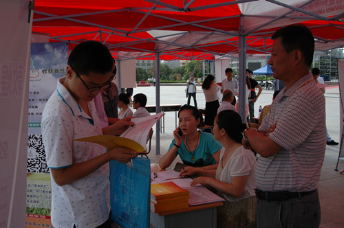 筑巢引鳳，吸納人才 敦煌種業(yè)參加酒泉市人社局組織的大型人才招聘會(huì)