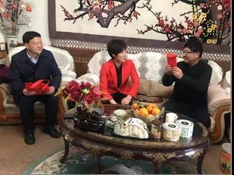 敦煌種業(yè)領(lǐng)導(dǎo)看望慰問公司老干部、老黨員及困難黨員職工