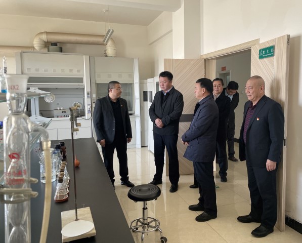 酒泉市政府黨組成員、副市長哈里別克來敦煌種業(yè)調(diào)研指導工作