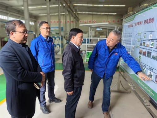 敦煌種業(yè)黨委書(shū)記、董事長(zhǎng)劉興斌等到奧凱種機(jī)、慶和農(nóng)業(yè)公司洽談交流